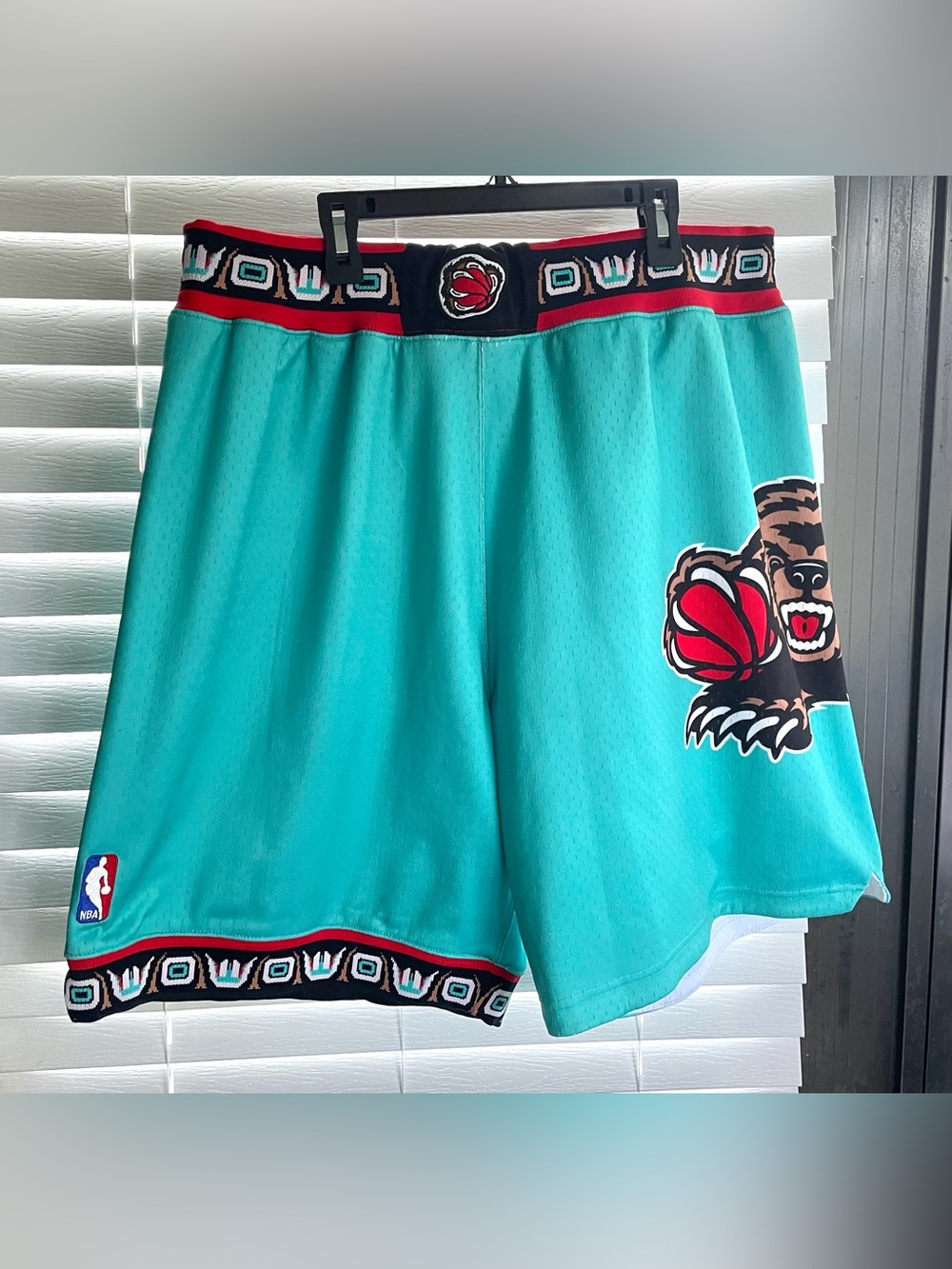 *AUTHENTIC* Mitchell & Ness 1995-96 Vancouver Grizzlies-Mns Shorts Size 48 (XL)